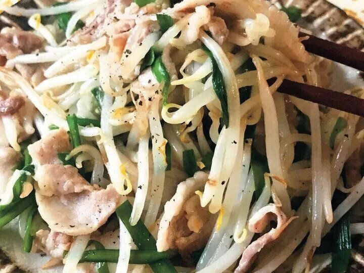 豚バラとにらもやしのとろみ炒め