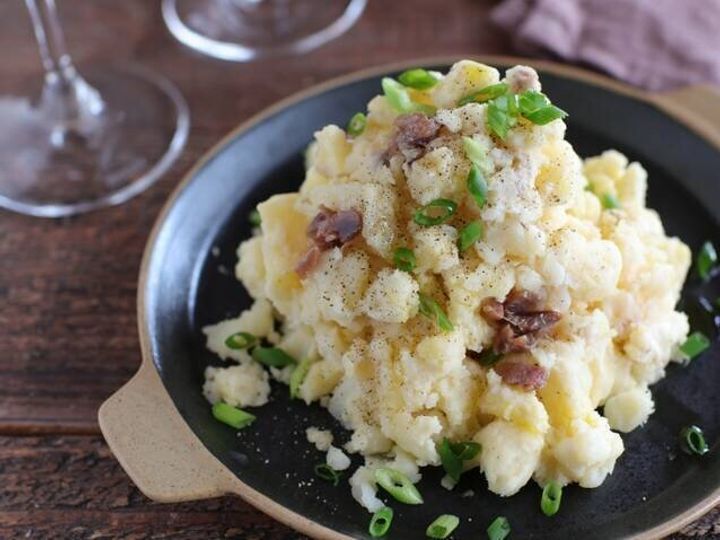 簡単バル風おつまみ!アンチョビチーズのポテトサラダ