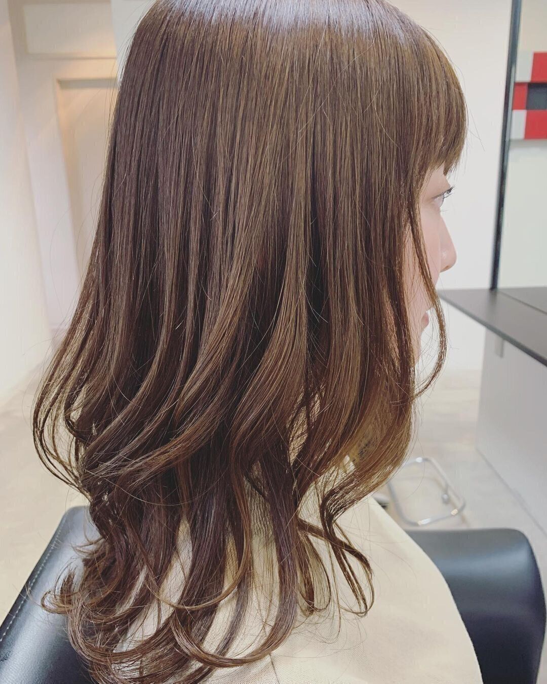 40代に似合うロングヘアスタイル パーマの高さで印象も変わる