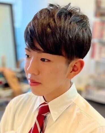 髪が膨らみやすくて悩む学生さんにおすすめ！マッシュツーブロック