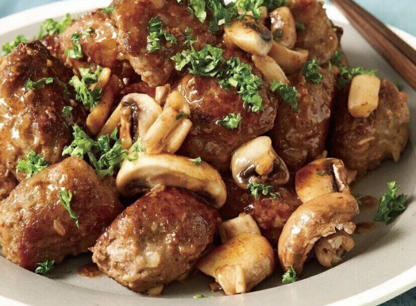 一口ハンバーグとマッシュルームのバター照り焼き