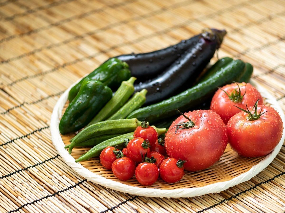 涼しい夏野菜。日本の夏のシーン。