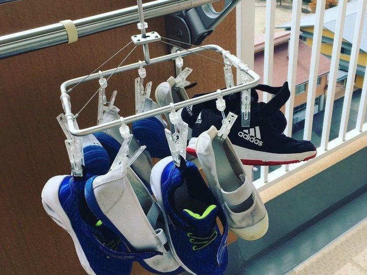 子ども靴が臭い すぐできる消臭方法 靴洗い4選 サンキュ 子ども靴が臭い すぐできる消臭方法 靴洗い4選 サンキュ