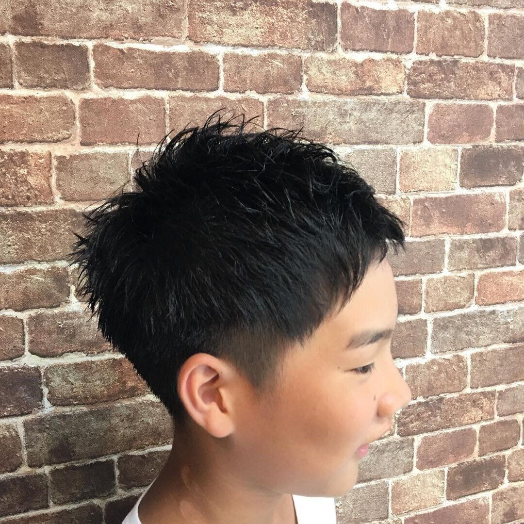 おしゃれ小学生男子の髪型・ヘアカタログ！人気のツーブロックはえり足スッキリがおすすめ