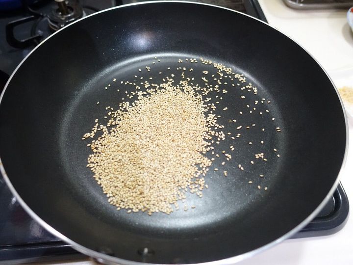 ひと工夫でワンランク上の味に!定番の家庭料理「ほうれん草のごま和え」を劇的においしくする方法って?