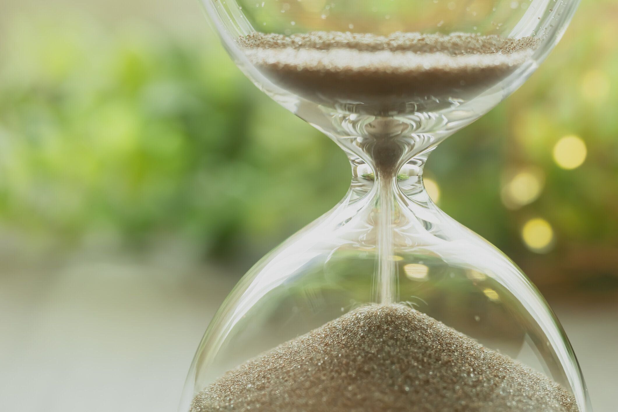 くびれた砂時計