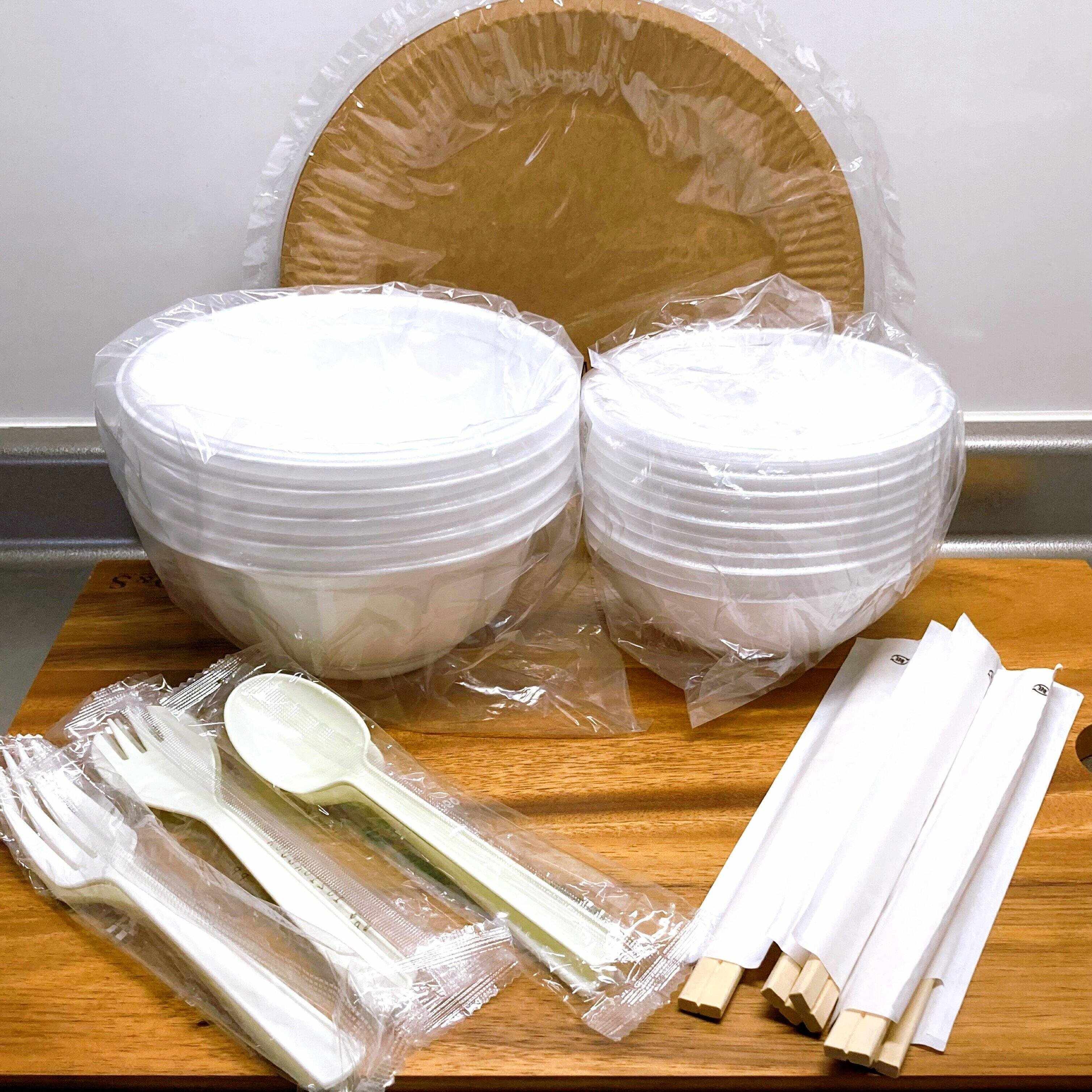 使い捨ての食器