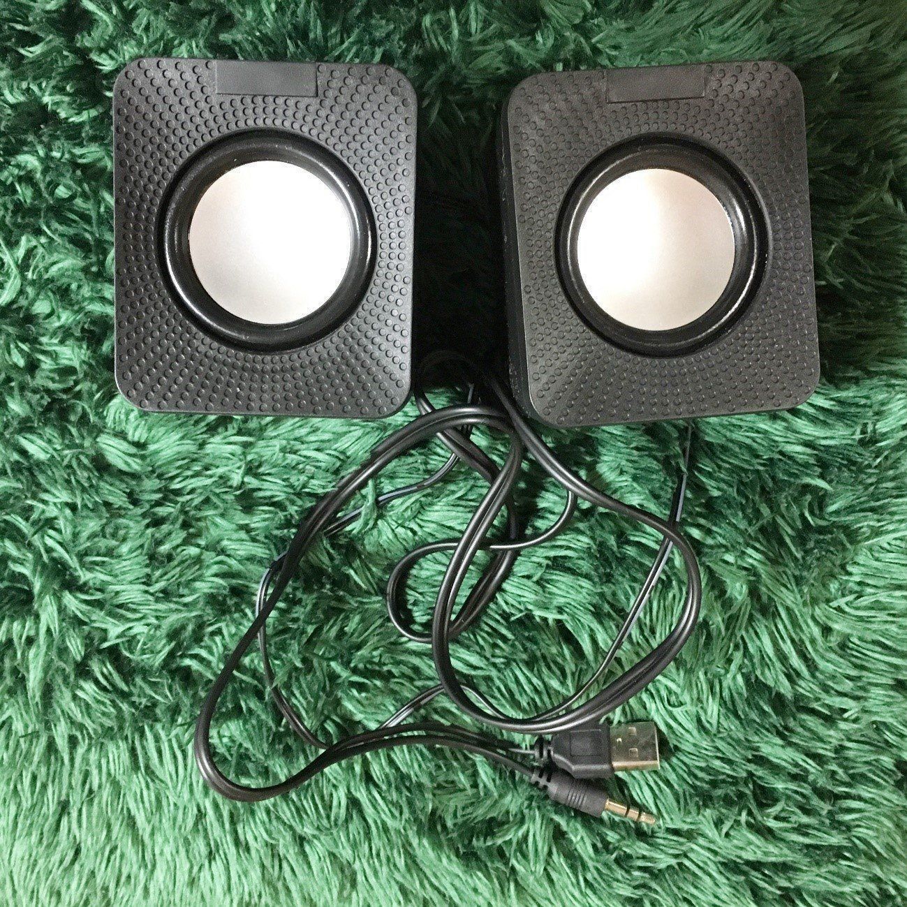 スマホの音楽を大音量で楽しみたいなら必見 ダイソー Usbミニスピーカー レビュー サンキュ