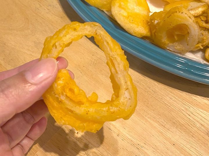 オニオンリングの素でつくったオニオンリングフライ