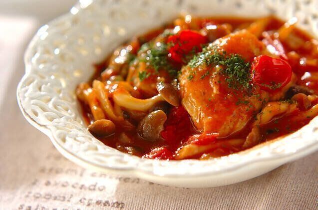 マンネリ防止に！鶏もも肉としめじのケチャップ煮