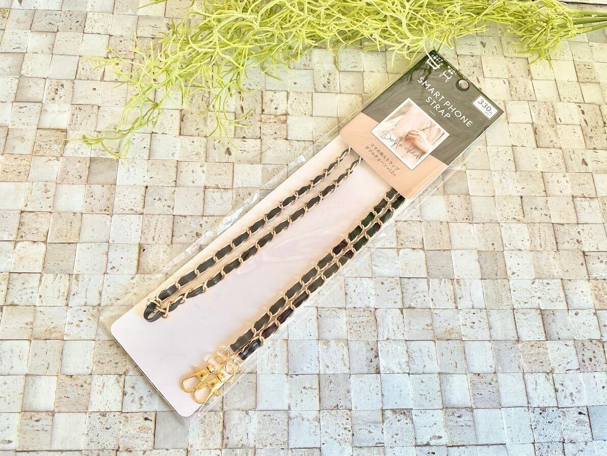 キャンドゥのスマホダブルチェーンストラップ