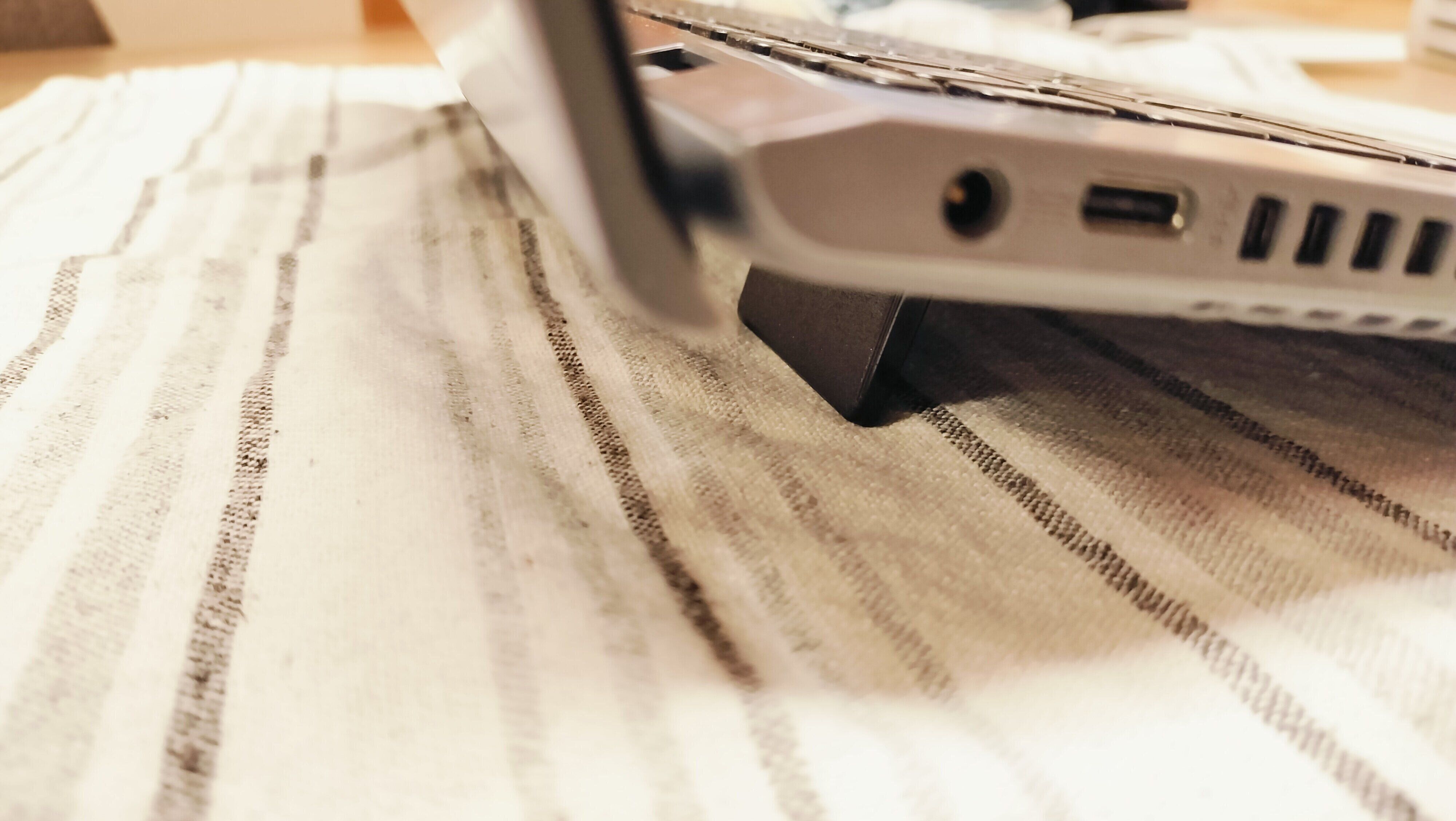 スタンドを立てた状態