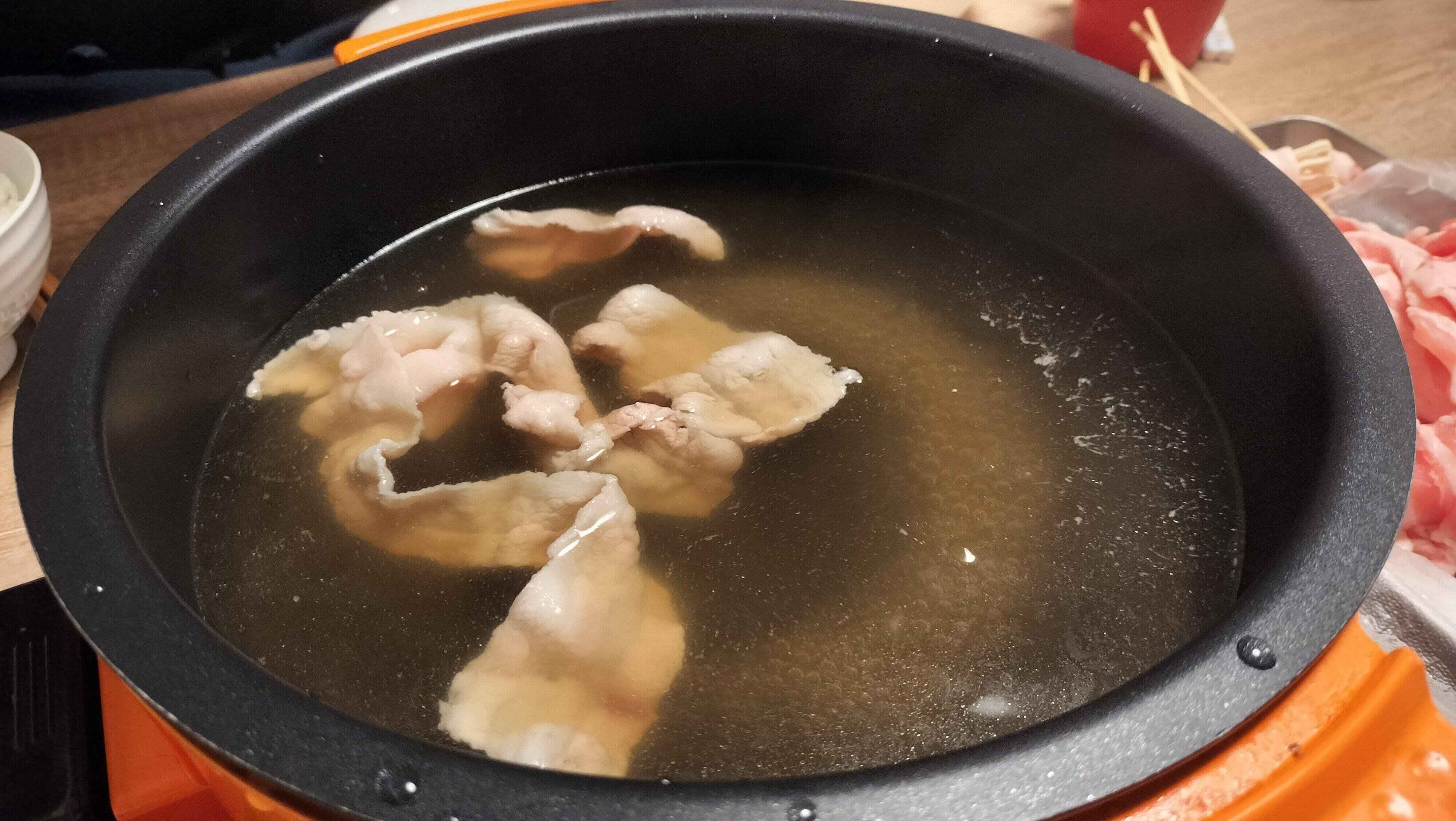 鍋でそのまましゃぶしゃぶができる