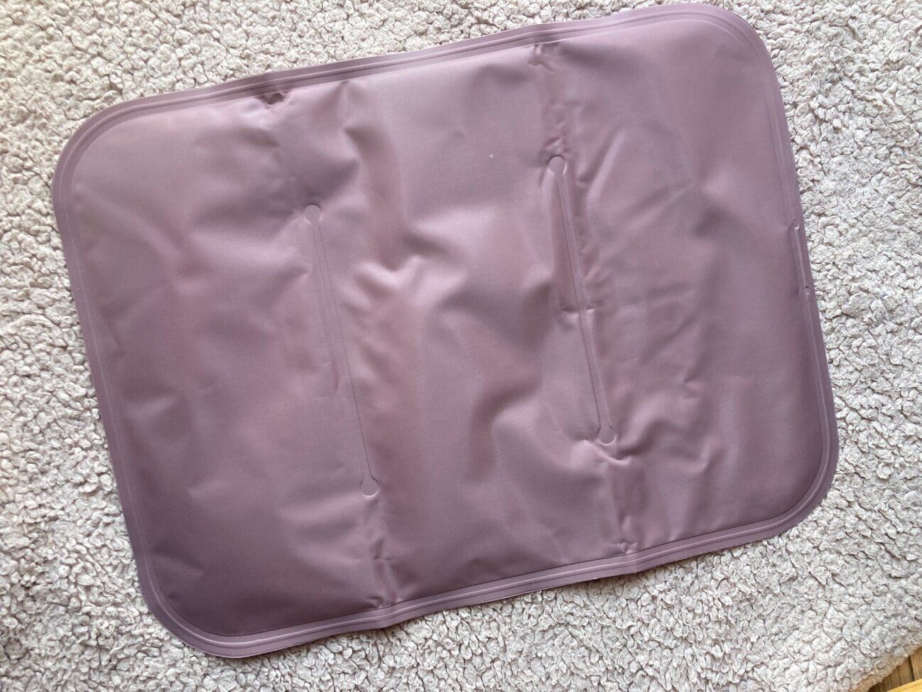 【ダイソー】猛暑の必需品かも！冷やさなくてもひんやり冷たくて気持ちいい「抗菌ジェルマット」