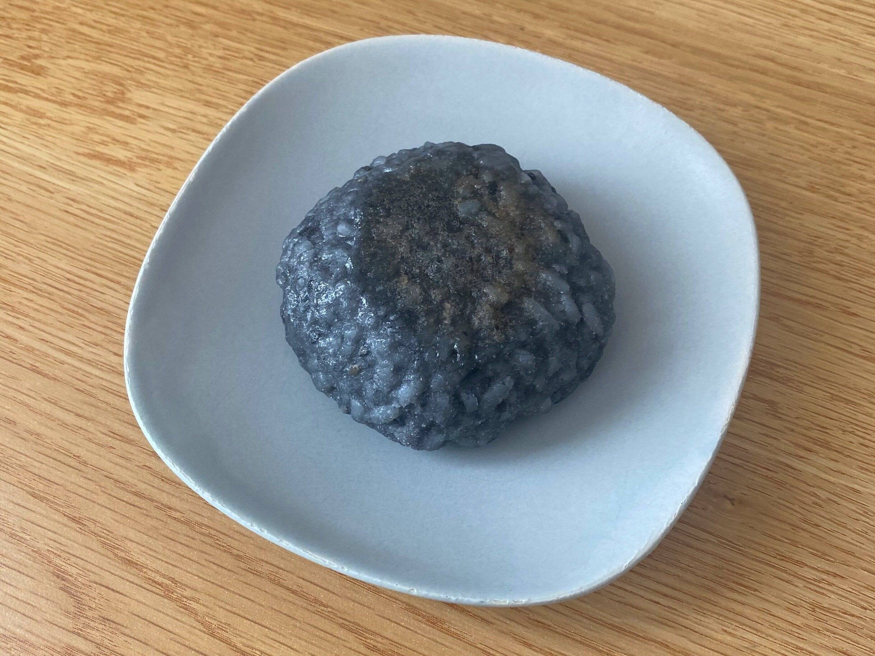 粗搗き大福　黒胡麻