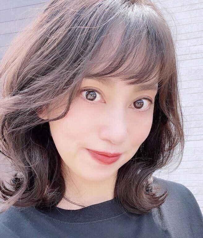 スタイリングが簡単！大人のフェミニンミディアム