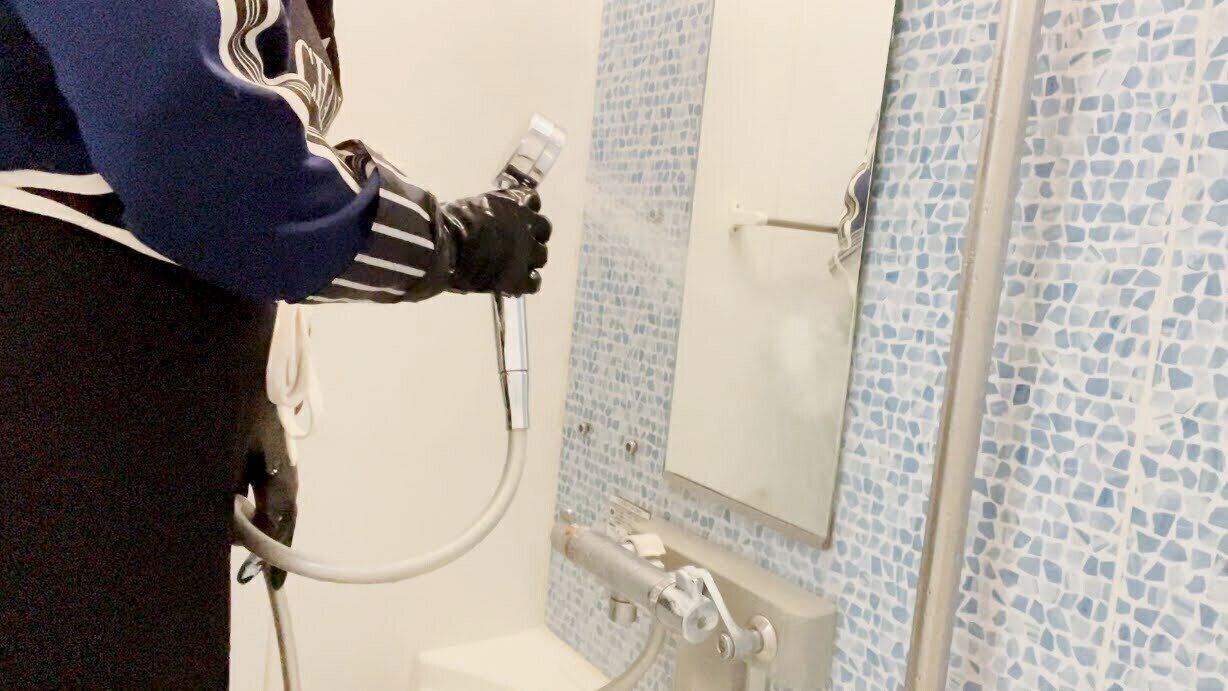 シャワーをかける