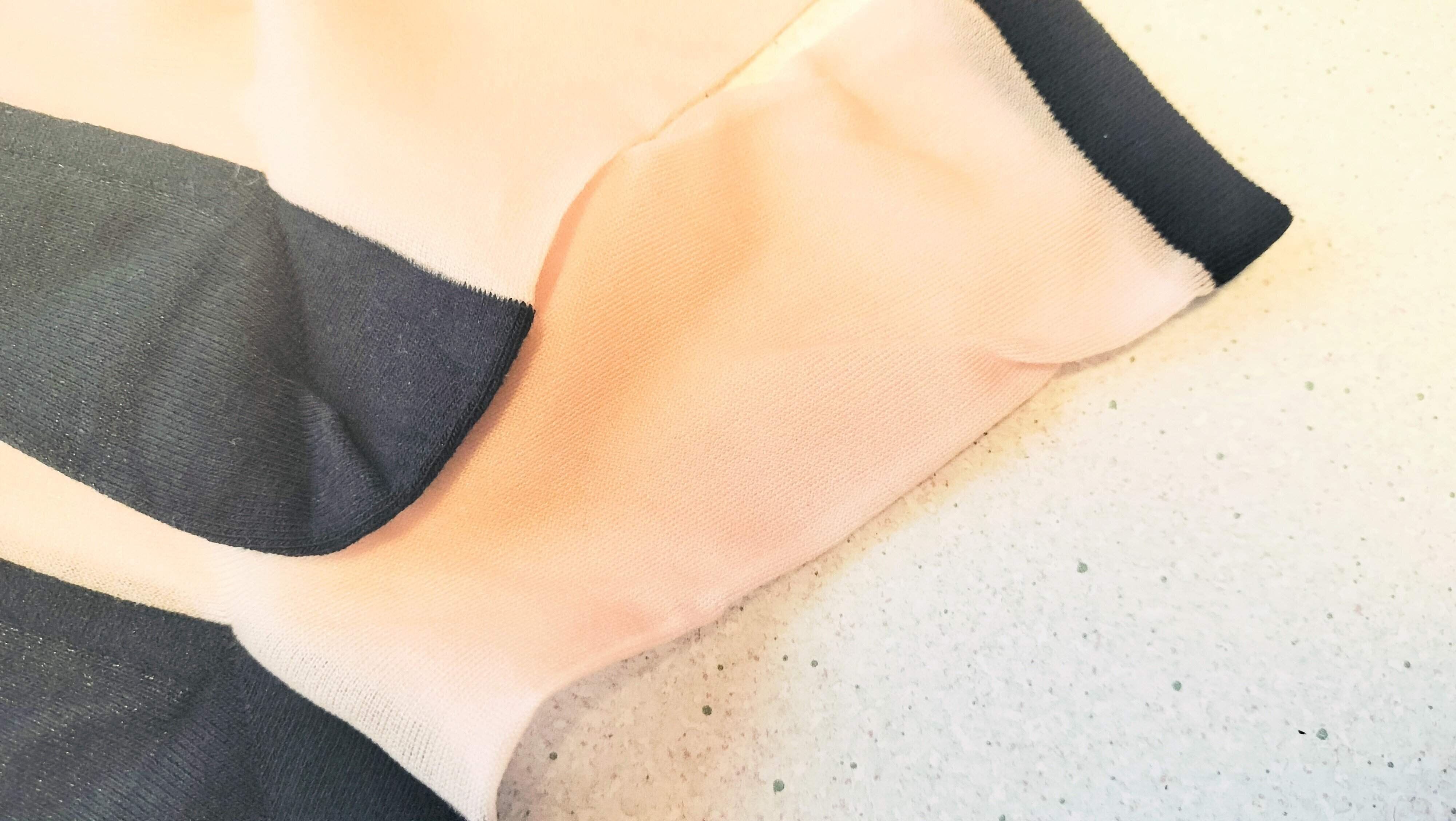 ストッキング風シアー素材