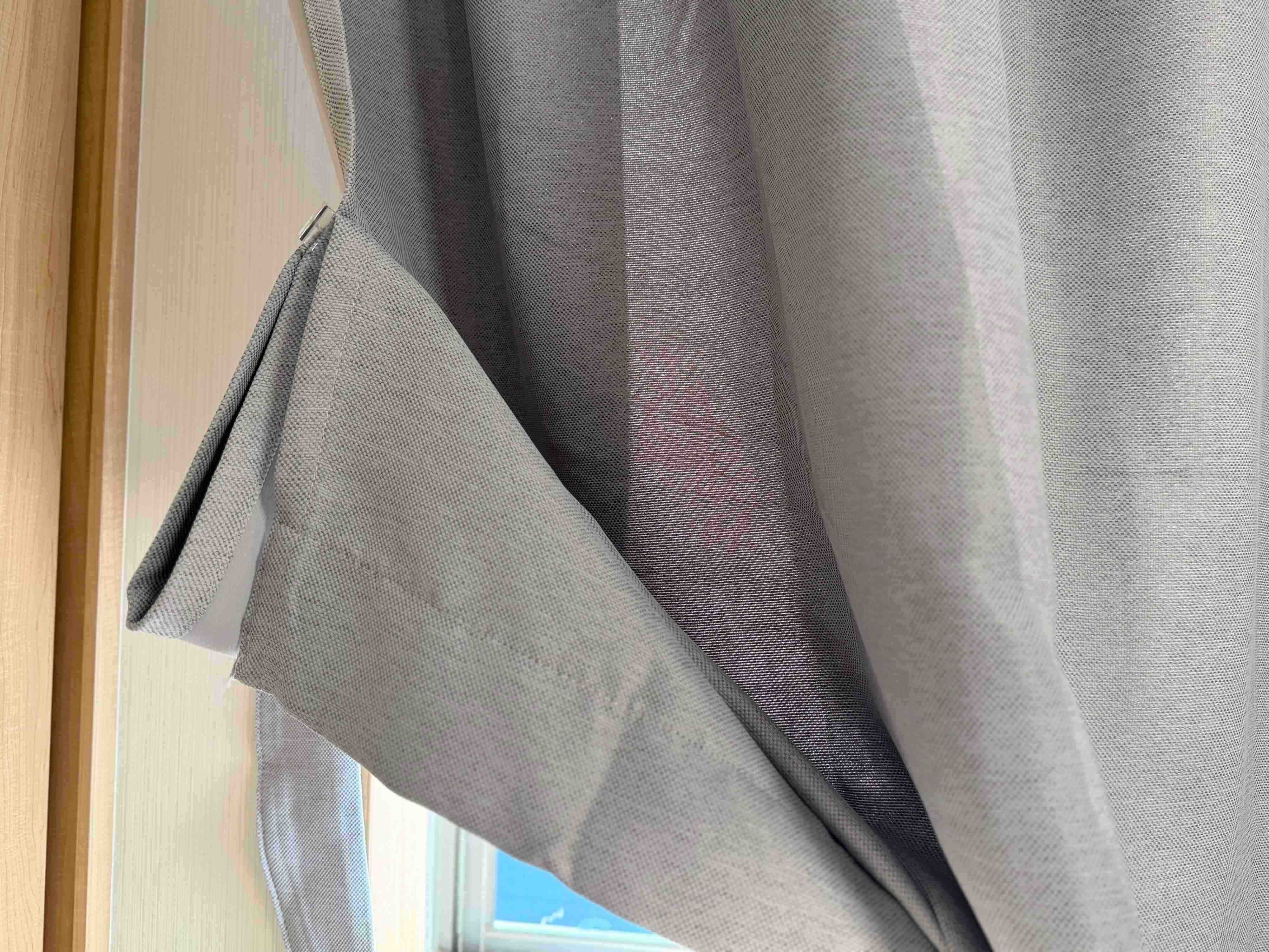 2．裾上げカーテンクリップ