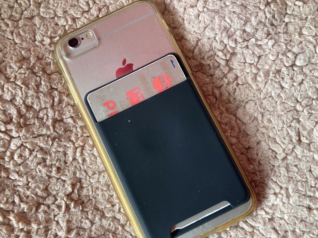 【ダイソー】スマホが便利すぎてうっかり財布を忘れちゃう…という悩みがある人は買って！