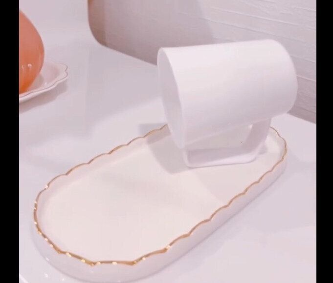 【セリア】取っ手が下にできる！水切れがいい洗面コップ