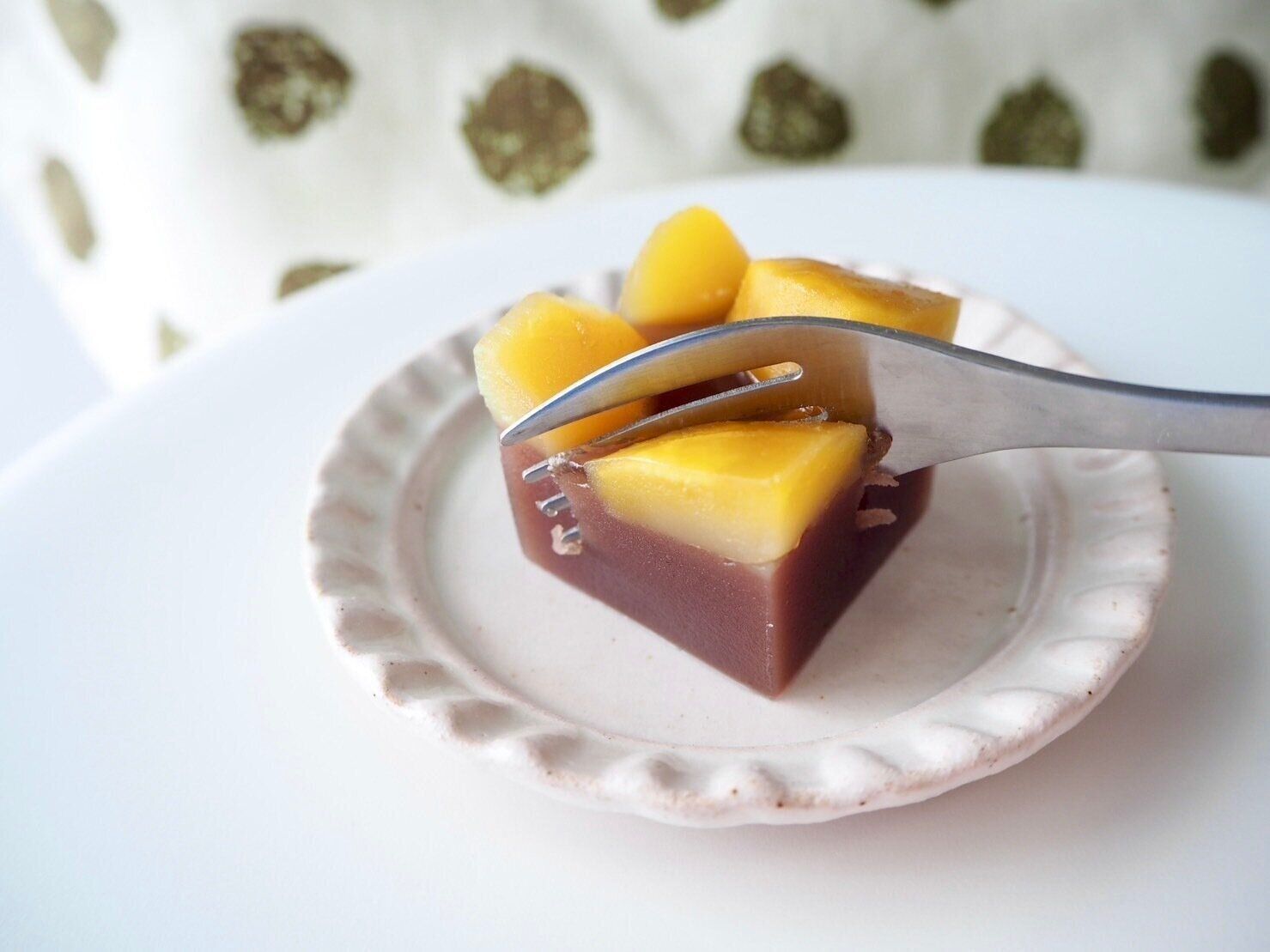 シャトレーゼ「栗蒸しようかん」フォーク入れ写真