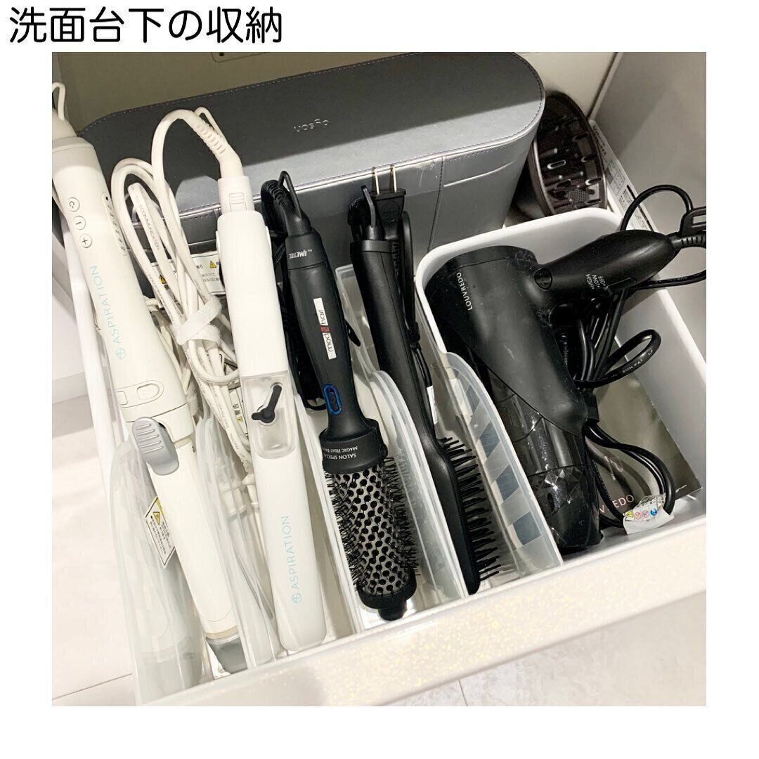 【100円ショップ】ごちゃつきがちなドライヤー類もすっきりと