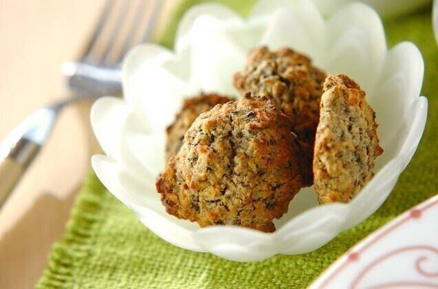 ゴマ入りおからクッキー（オートミール入り）