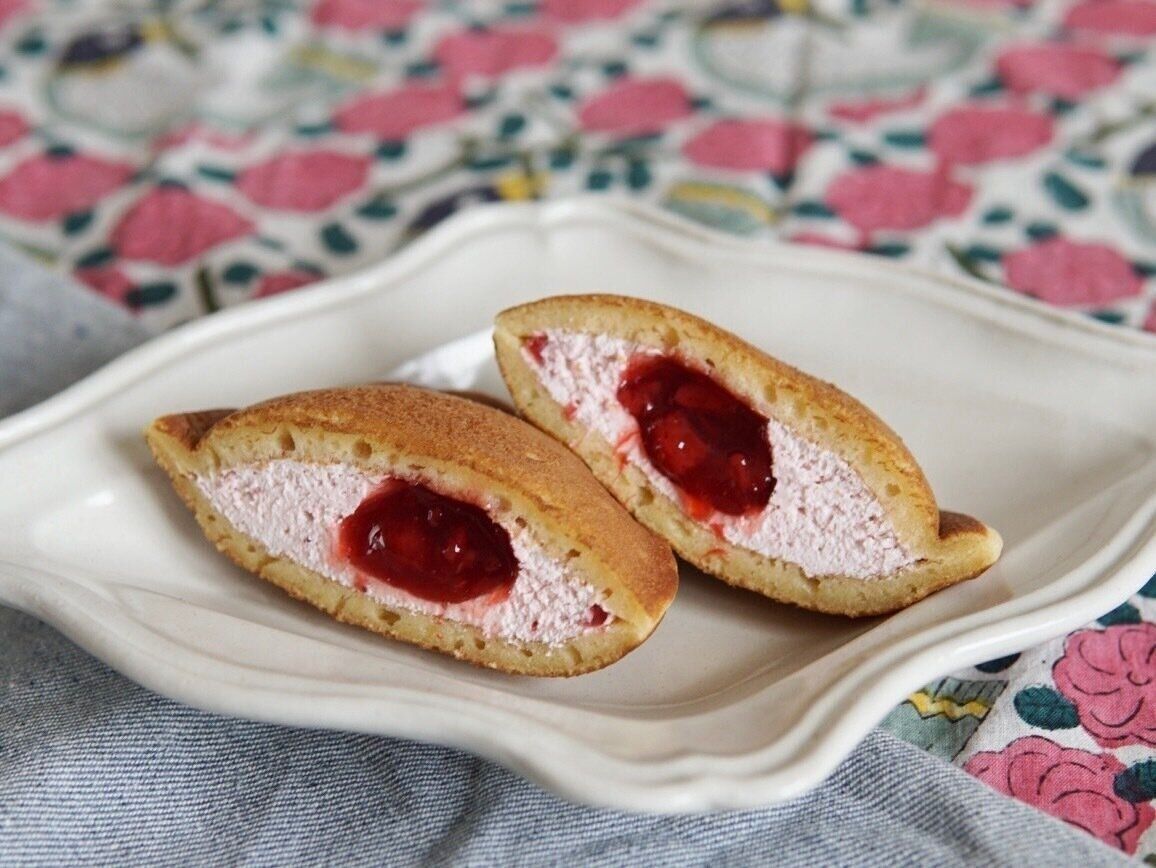 どらもっち　とろーり苺ソース