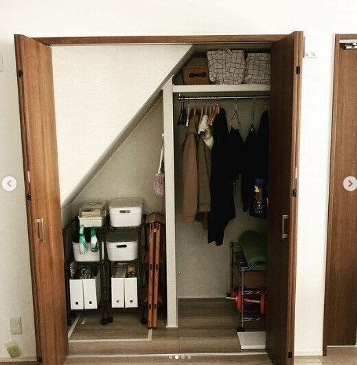 階段下を制する者は収納を制す 目からウロコな階段下収納術 サンキュ