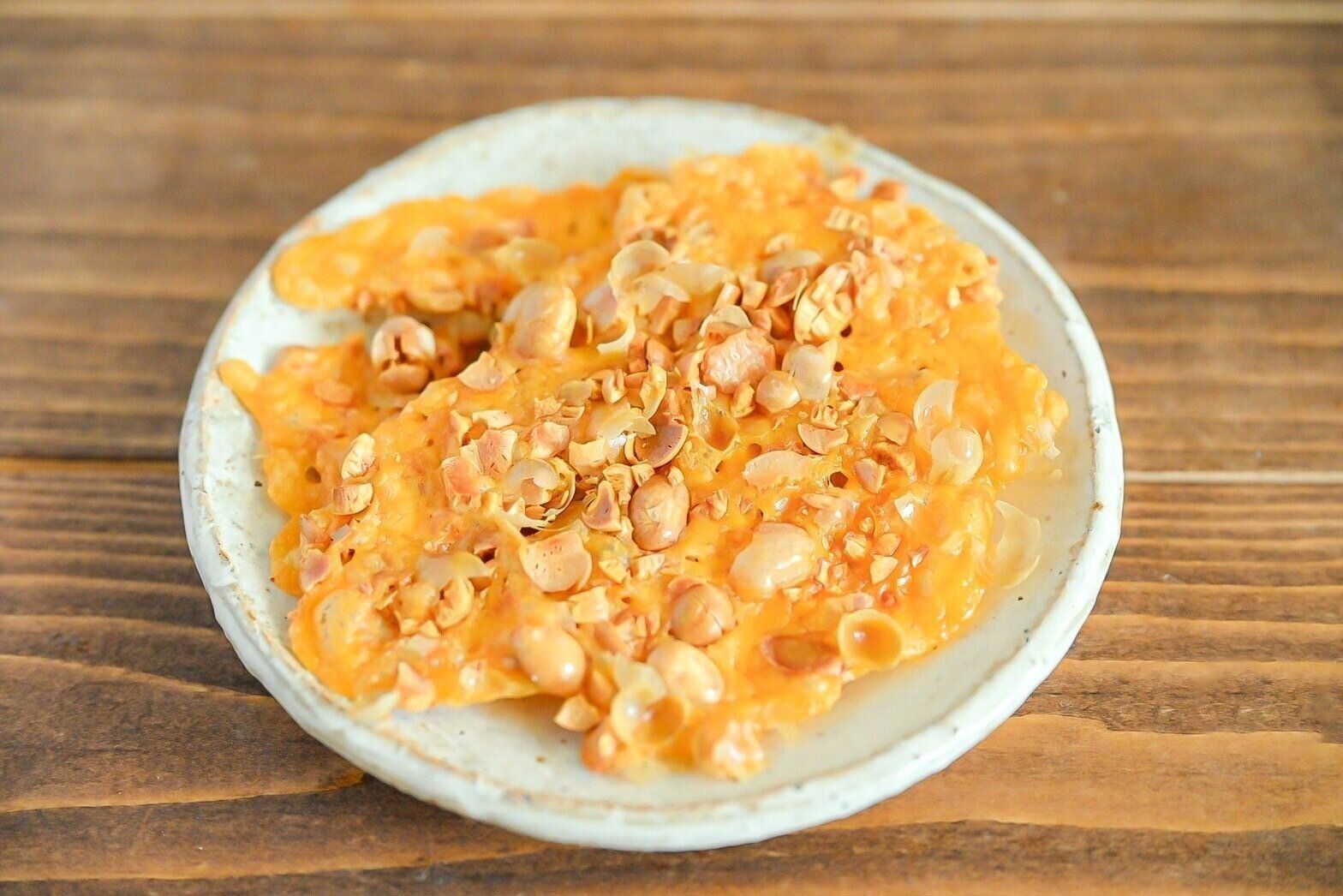 皿に盛られた大豆チーズ