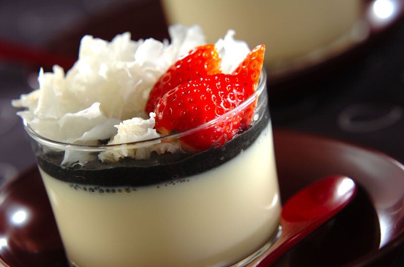 黒ごまソースの豆腐花