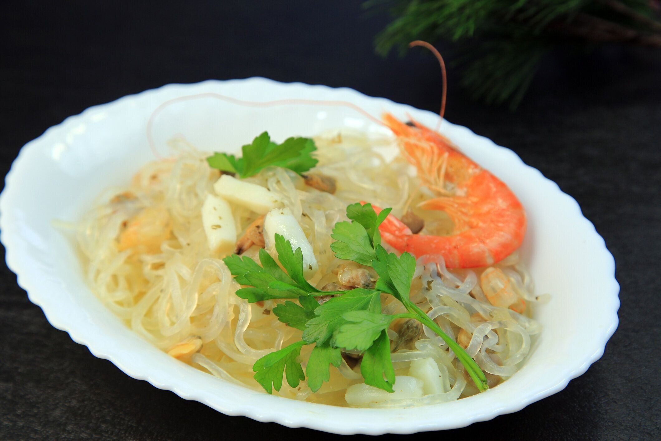 「糸こんにゃく」「しらたき」を使ったおすすめレシピ50選！いそがしい日でも簡単につくれるお助けメニューをご紹介