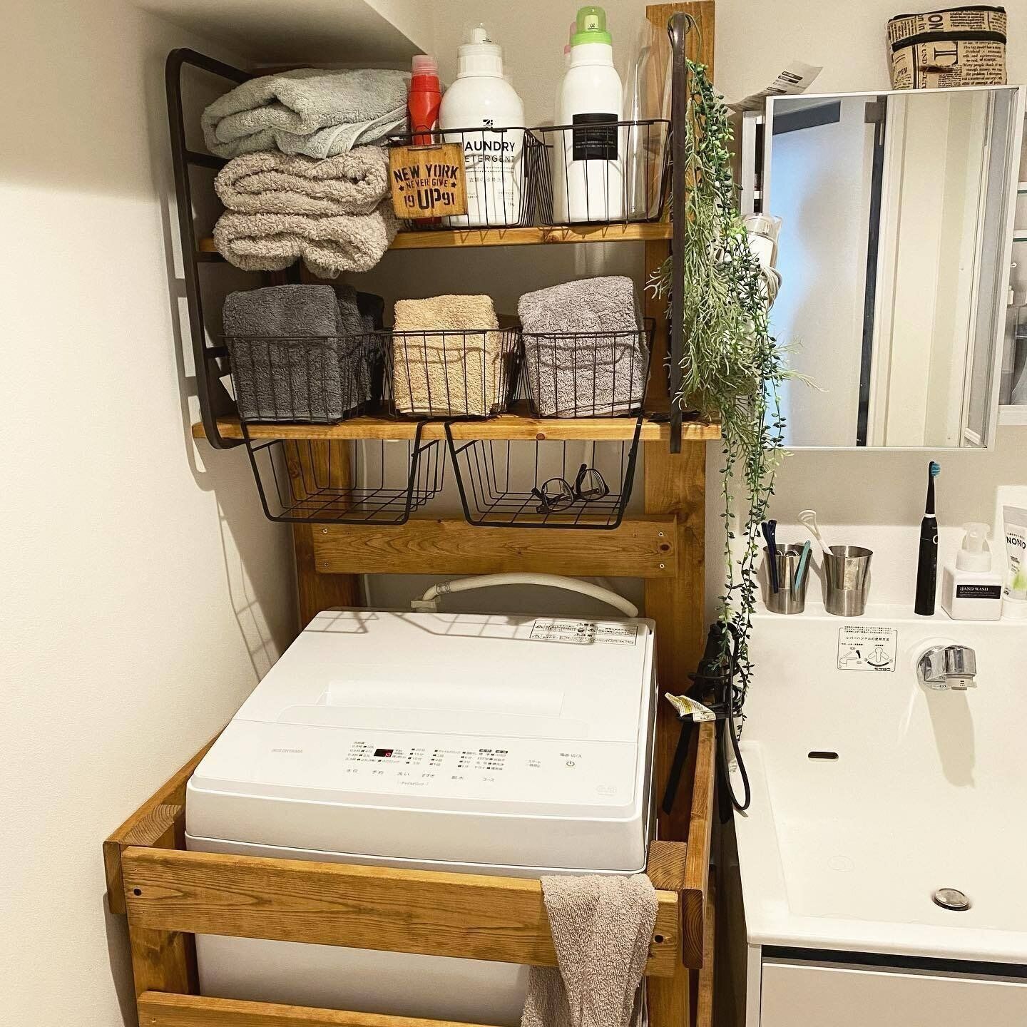 洗面所の収納アイデア12選 ワンアクション重視 浮かせてスッキリ 100均も大活躍 サンキュ