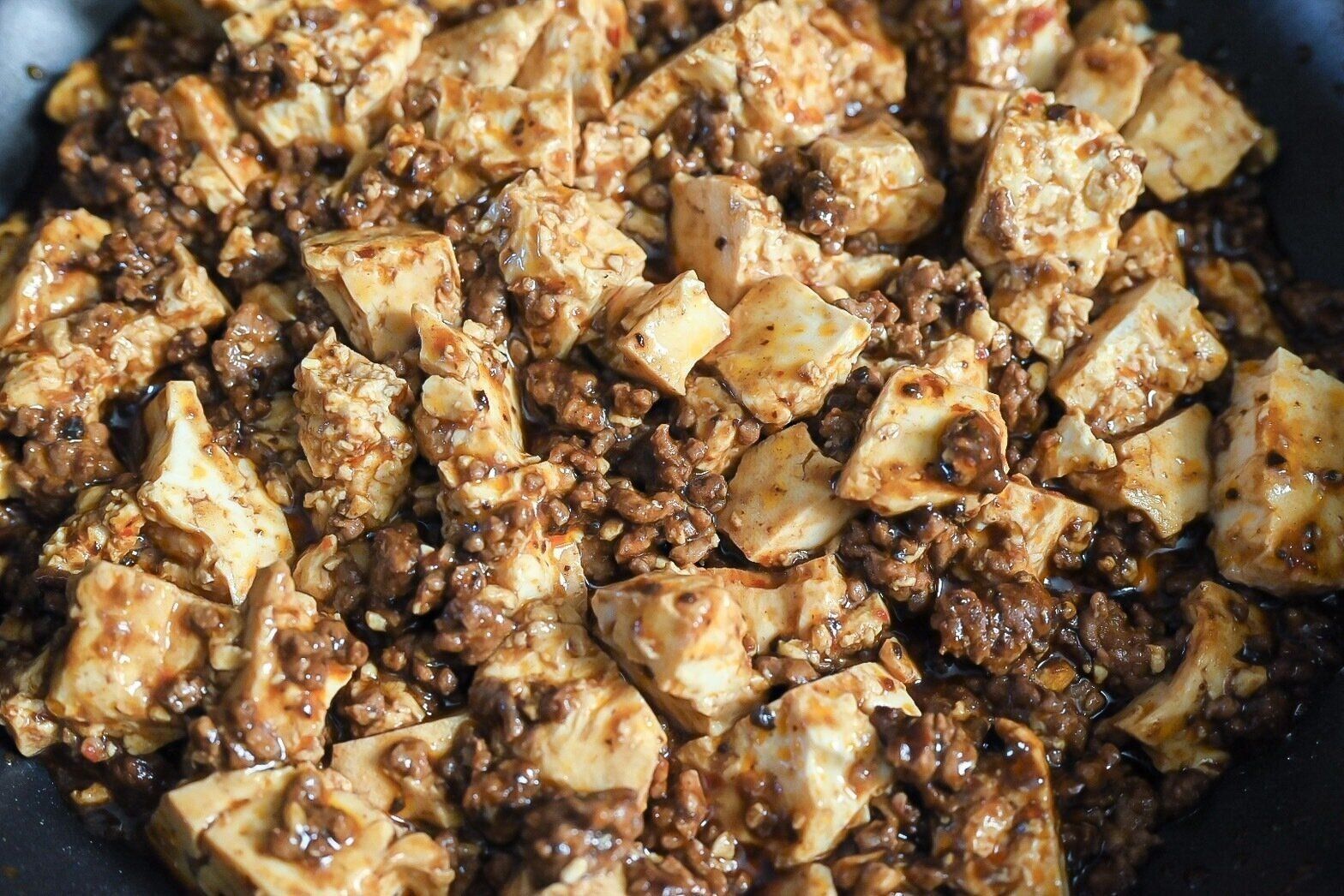 黒麻婆豆腐