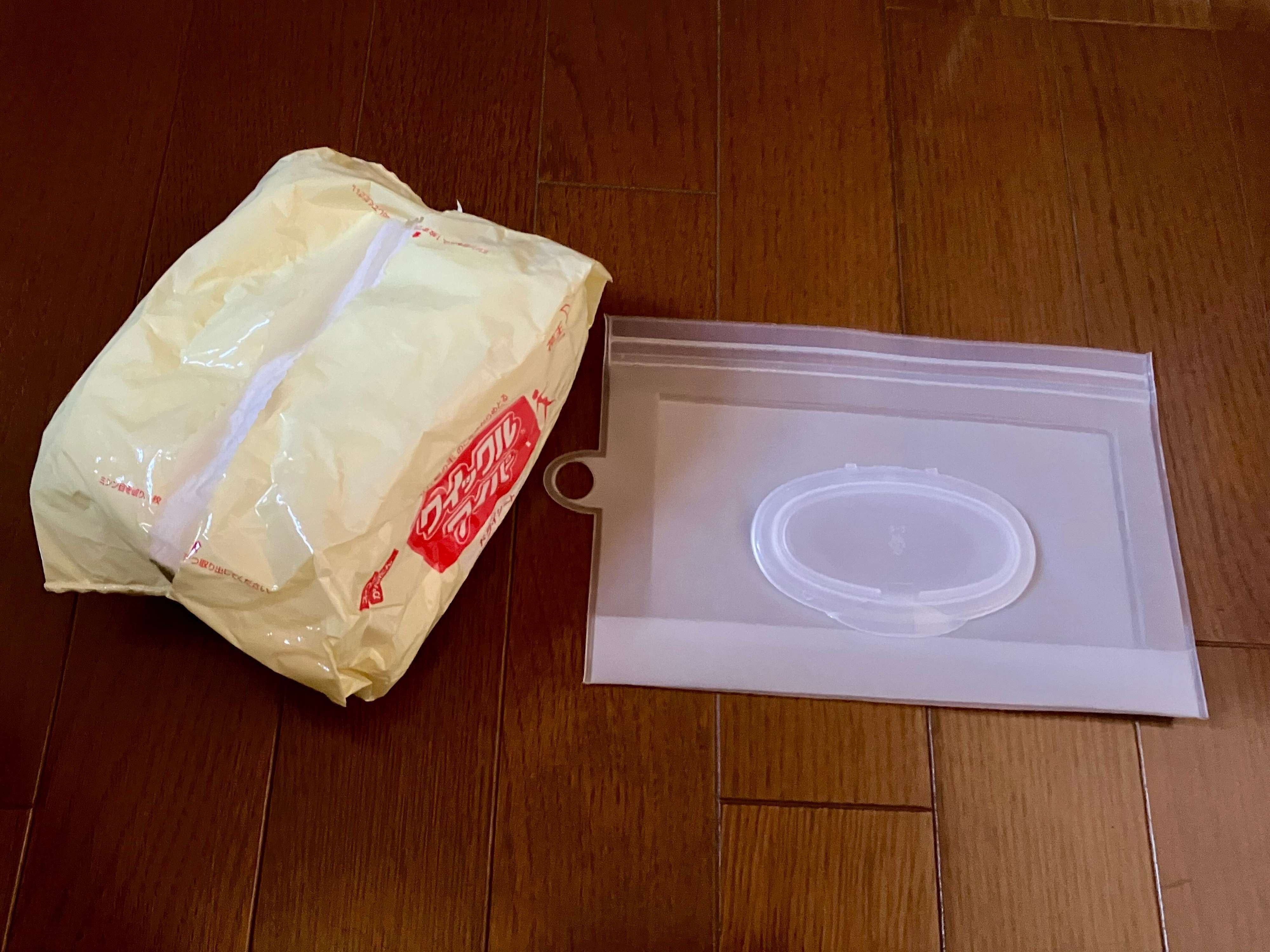 フローリングワイパーのシートを詰め替えます