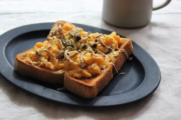 【朝はこれだけあればいい!洋食編】たまごトーストとしめじソテー
