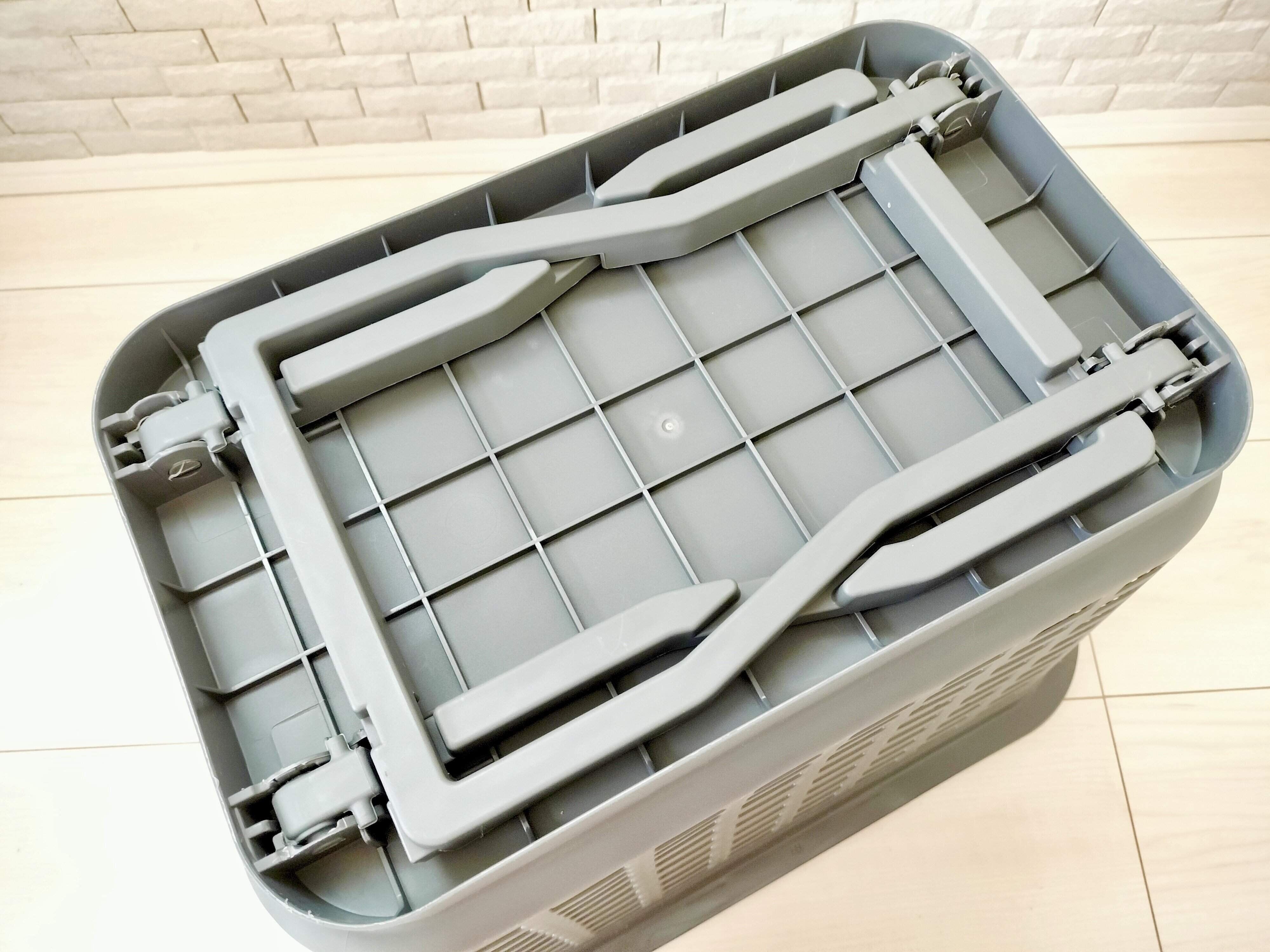 高さが変えられるバスケットの折りたたんだ脚部分