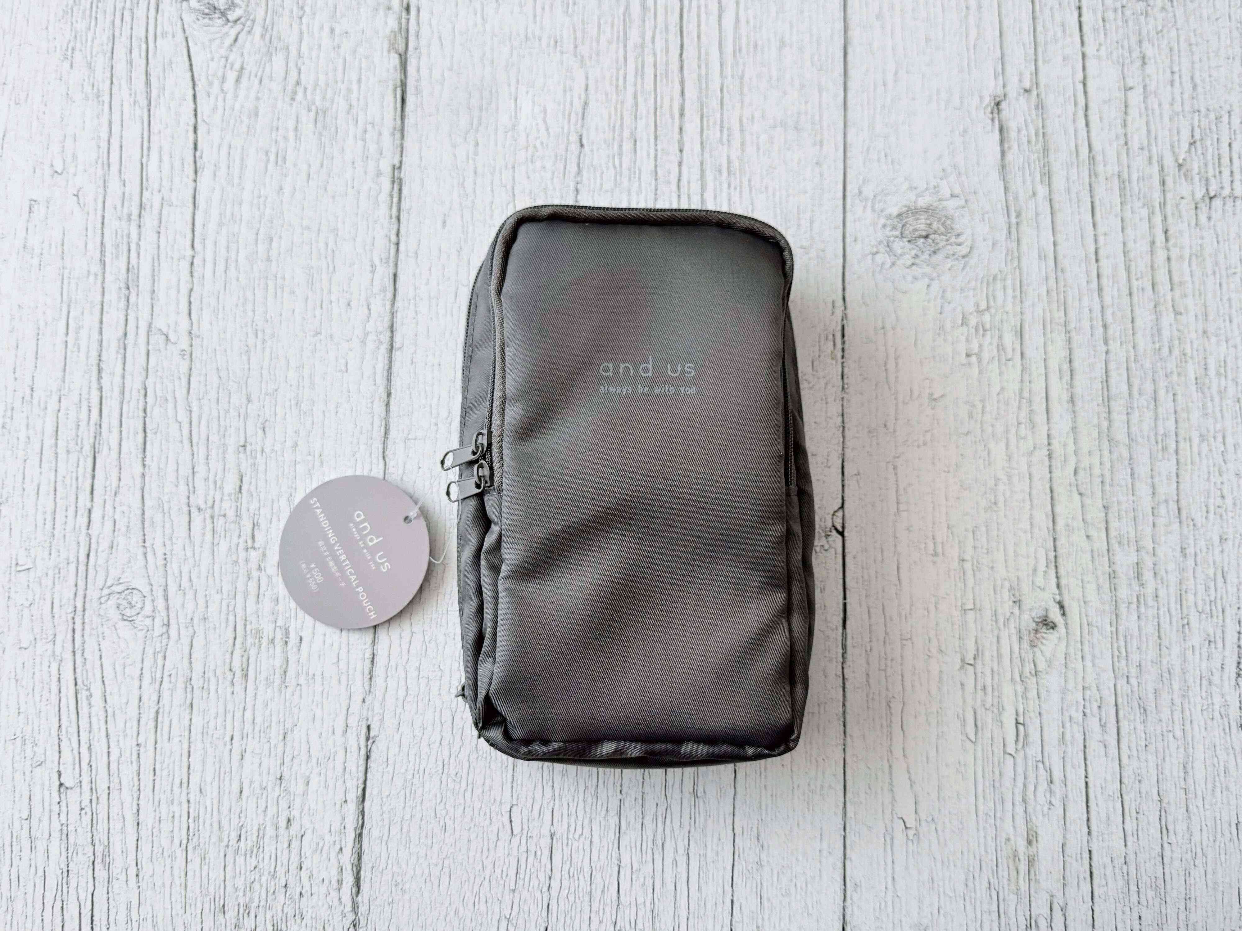 自立する縦型ポーチ／and us