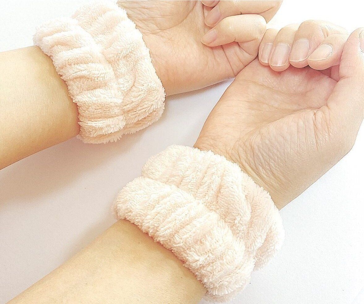 SNSでも話題！【セリア】「わたし的に優勝」「便利さに感動」おすすめ水回りアイテム4選