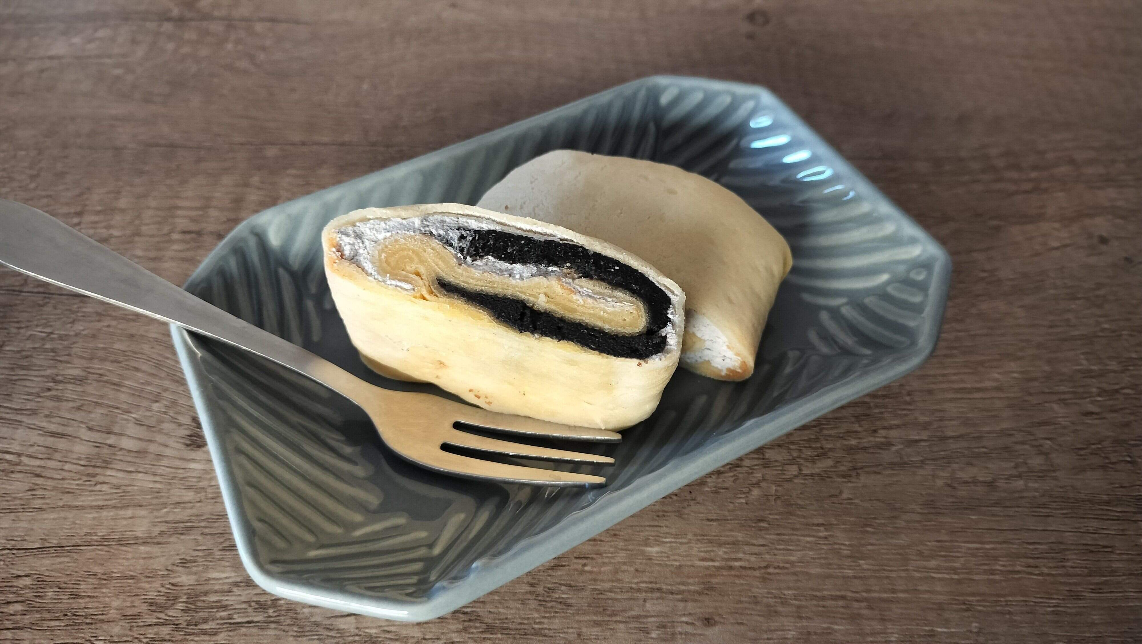 黒ゴマクレープ