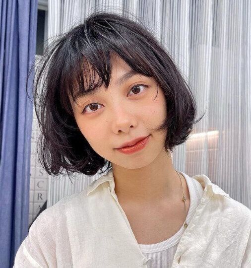 40代女性に似合うボブ！かわいいニュアンスが旬の黒髪ボブ