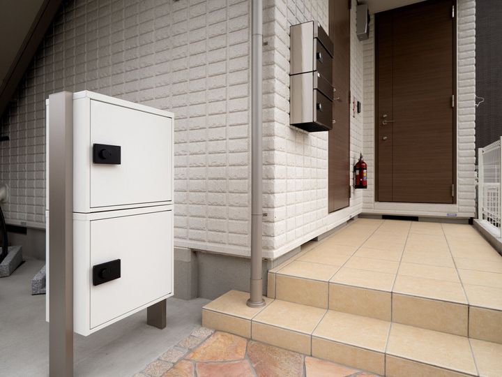 アパートに設置された宅配ボックス
