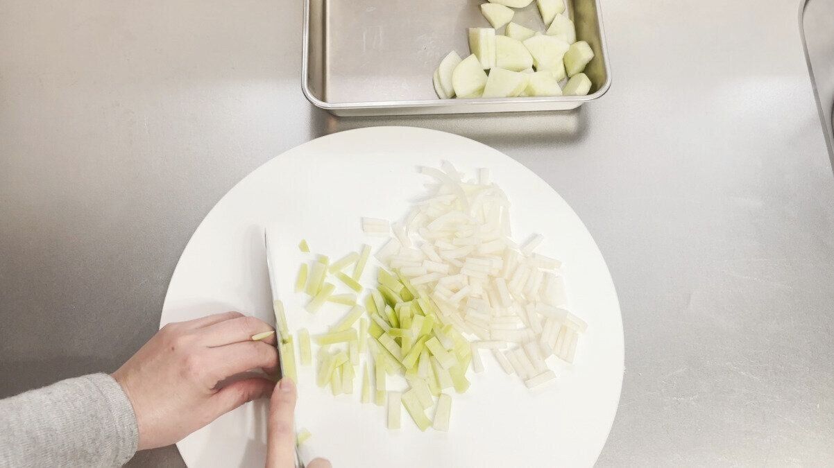 大根は用途別にカットして冷凍しておく