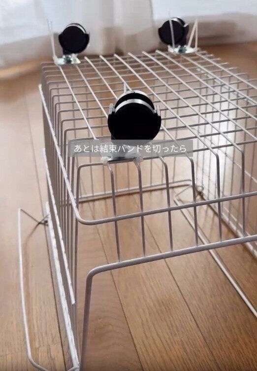 【ダイソー】結束バンドでキャスターを取りつけるだけ