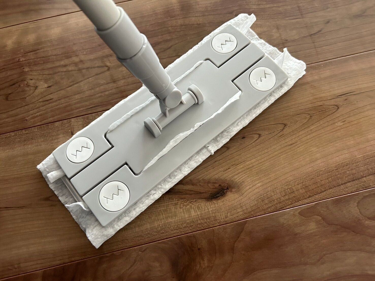 床掃除に最適！ダイソーの2WAY仕様のクリップ型モップ！