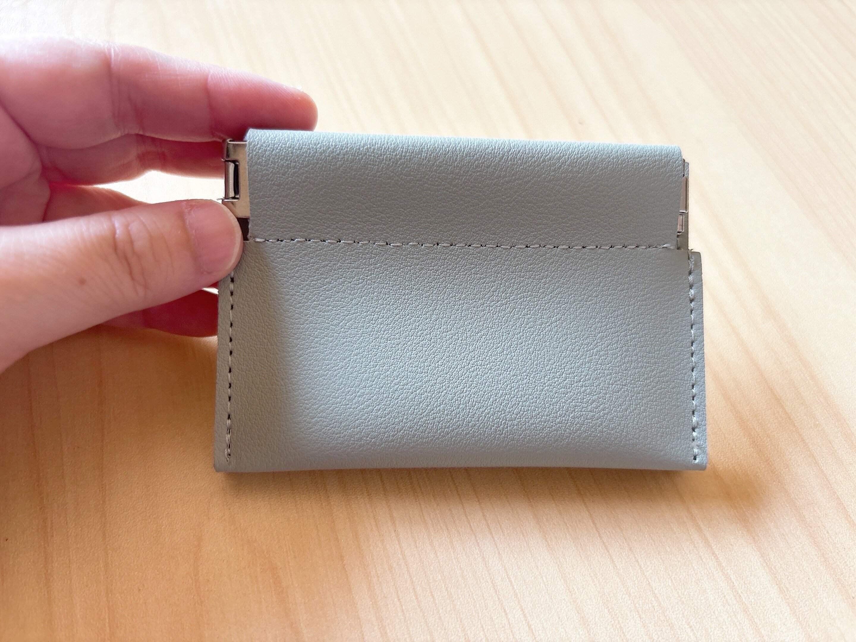 ダイソーバネ口カードケース