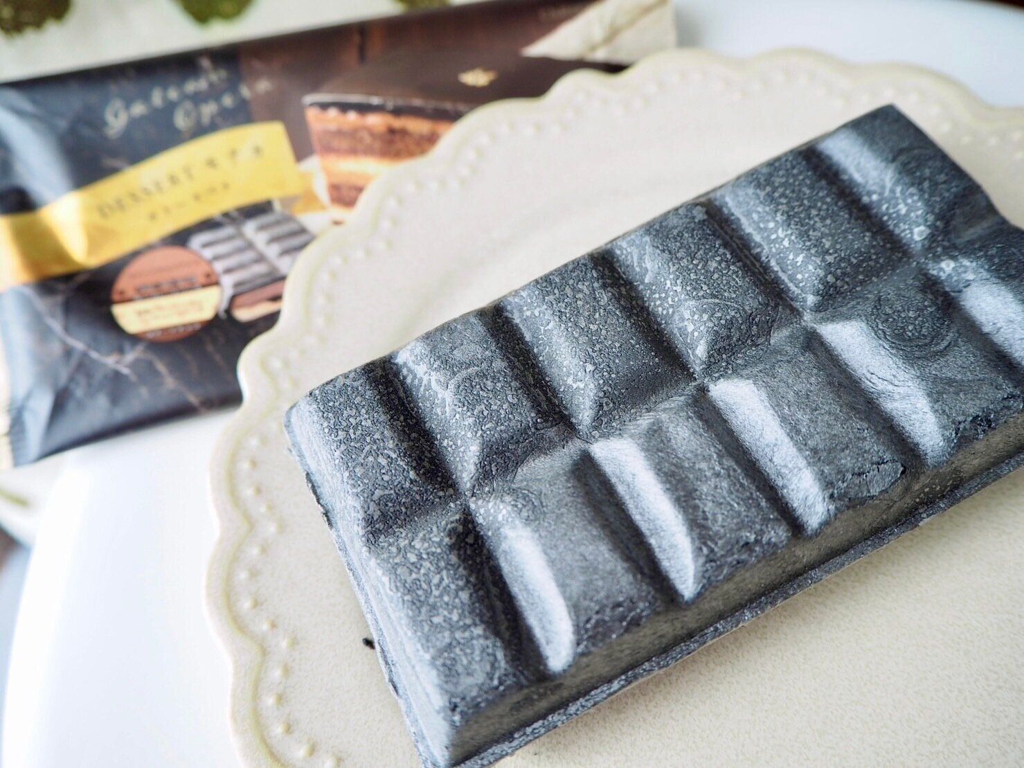 シャトレーゼ「DESSERTモナカ　ガトーオペラ」商品写真