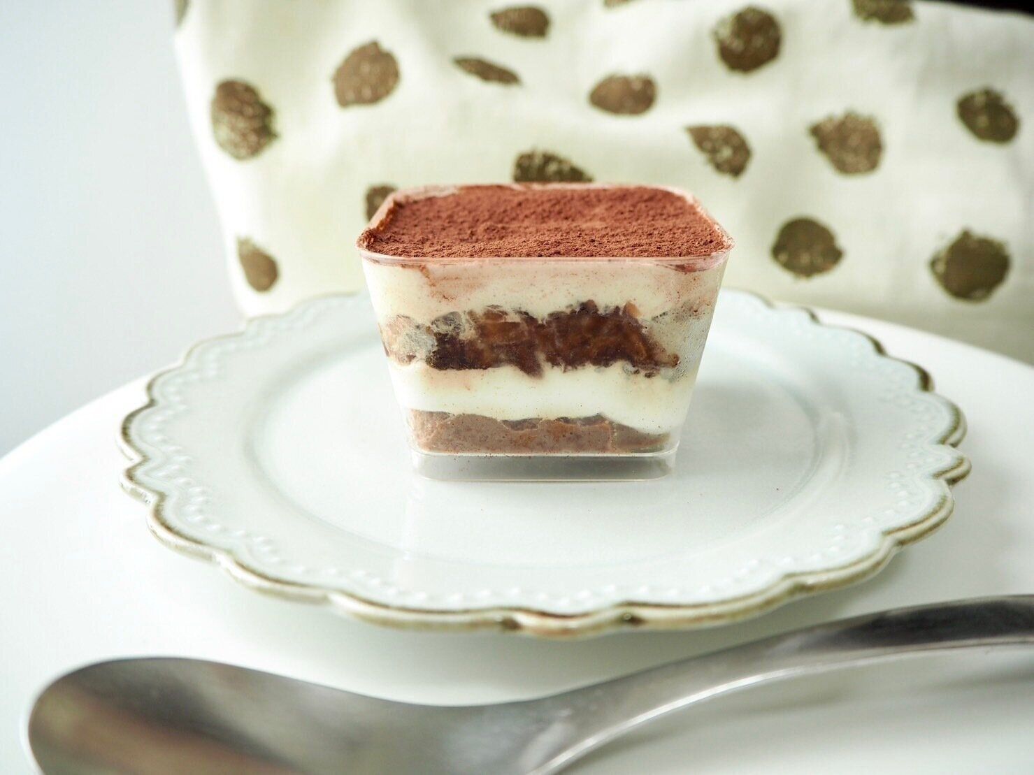 シャトレーゼ「糖質80％カットのティラミス 2個入り」商品写真