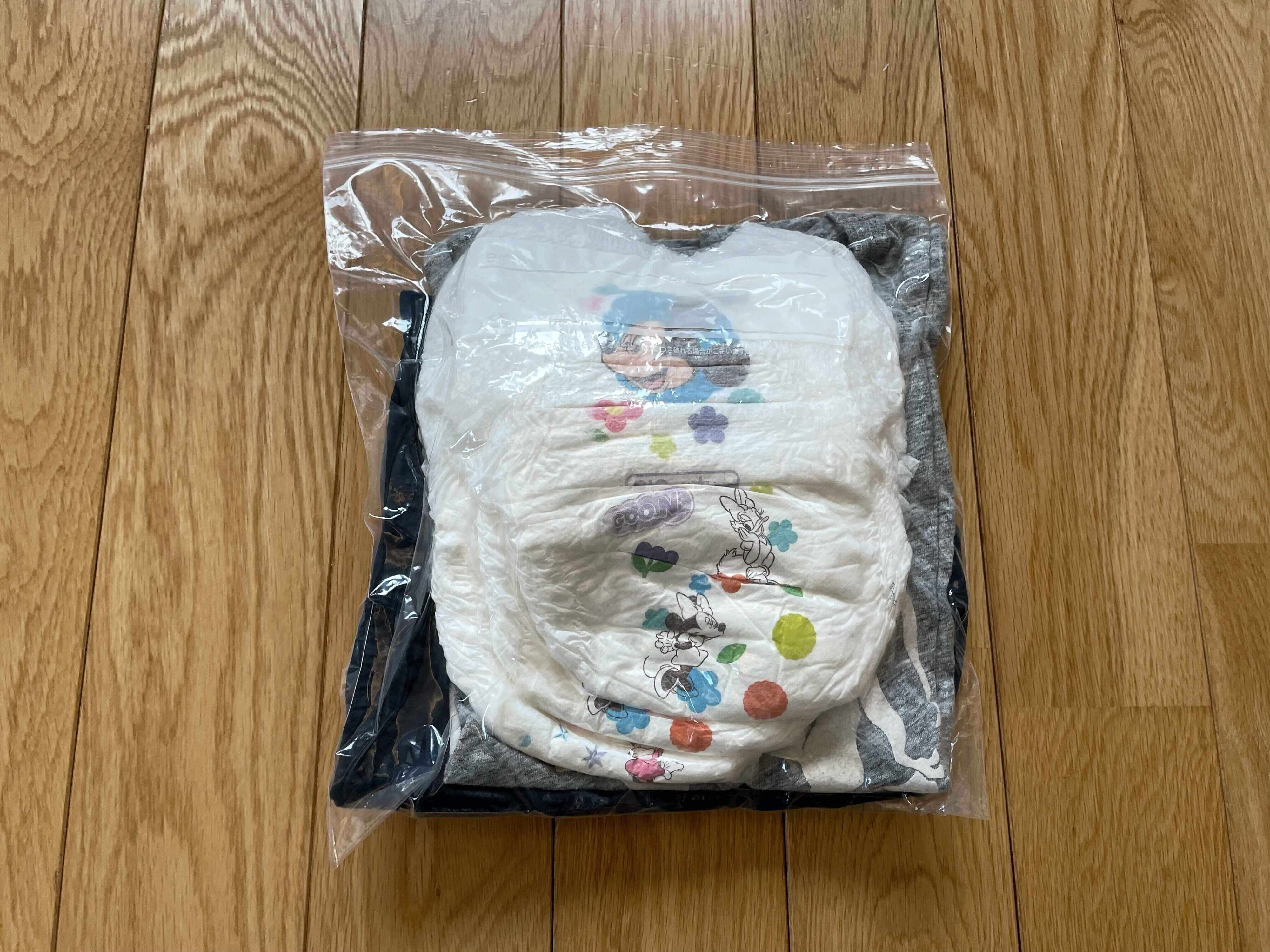 紙おむつや子供服